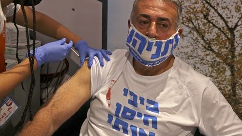 Izrael slibuje přednostní očkování pro přeživší holokaustu po celém světě